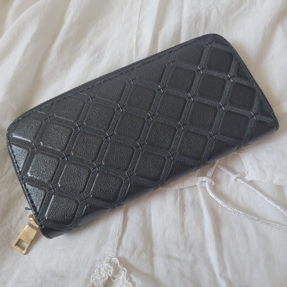 Clutch wallet - Picture 2 of 3